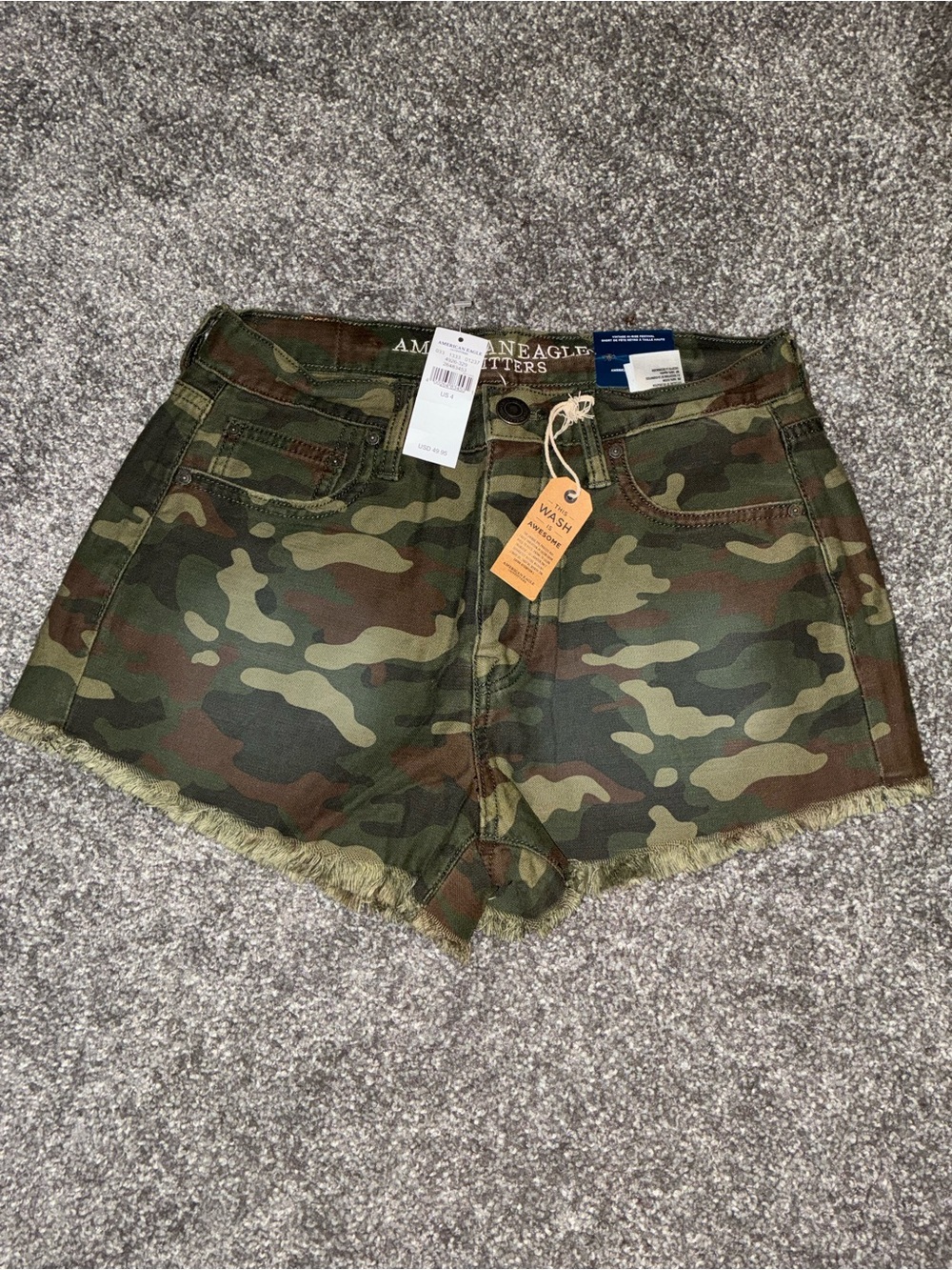NWT American Eagle Vintage Hi-Rise Festival Camo Shorts - Size 4